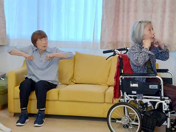 グループホーム世田谷】池尻3F 体操｜福祉・介護・支援 社会福祉法人