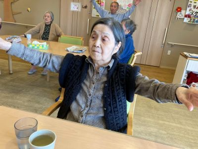 体操の様子｜福祉・介護・支援 社会福祉法人 奉優会（ほうゆうかい）