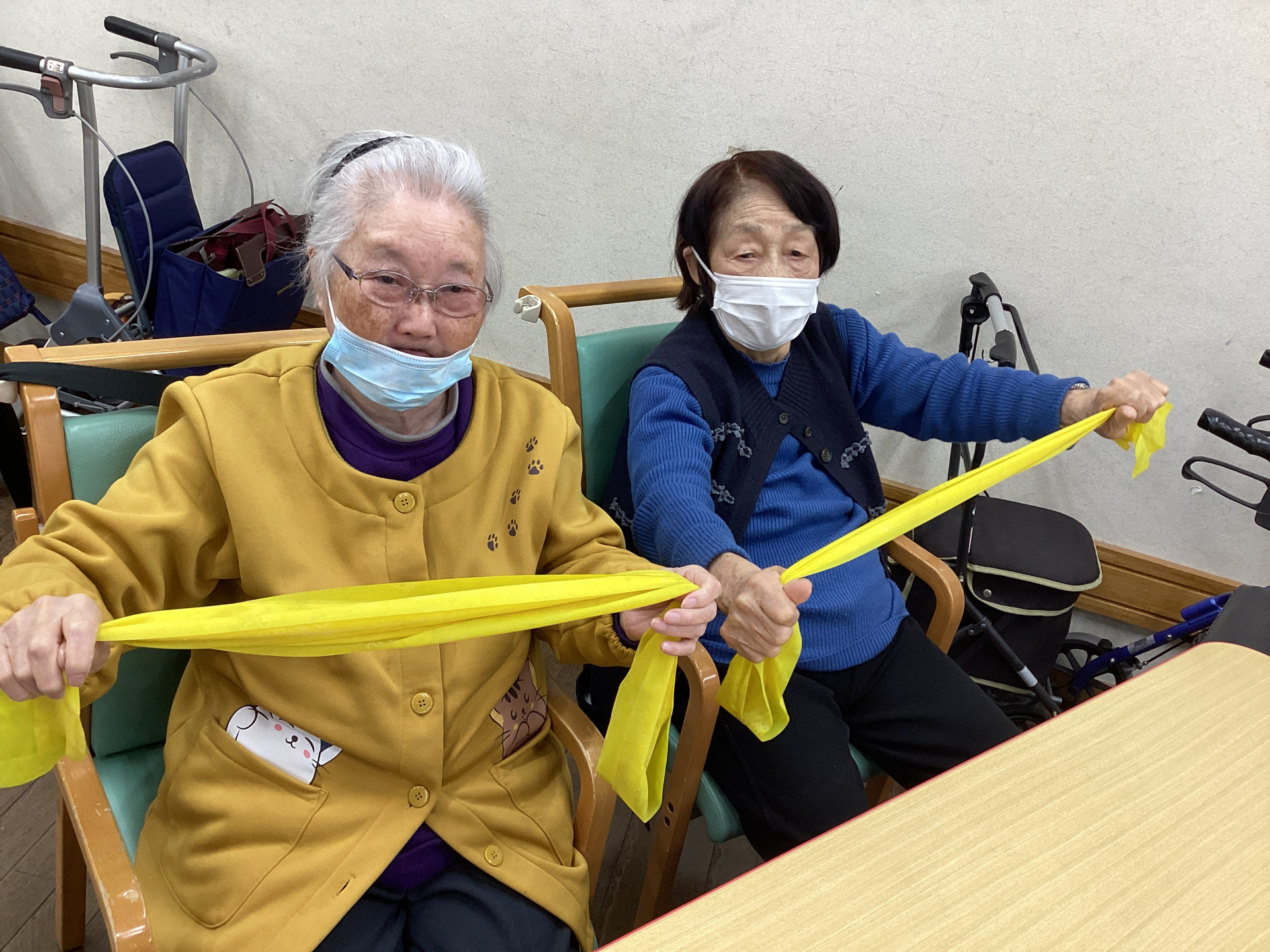 セラバンド体操】｜福祉・介護・支援 社会福祉法人 奉優会（ほうゆうかい）