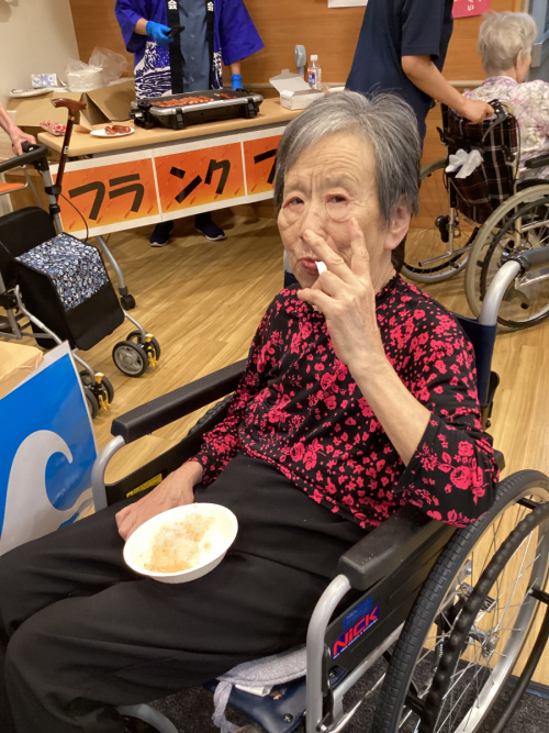 皆さんと一緒に、楽しい夏祭りのひとときを過ごしました。