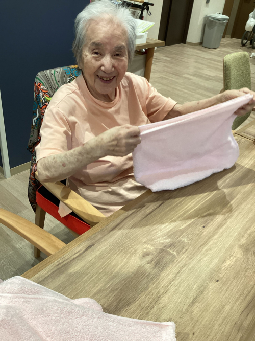 洗濯ものを取り込んでいると声を掛けて下さいます。