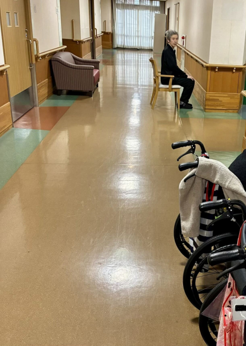 遠くからなら参加します、と笑顔で参加！